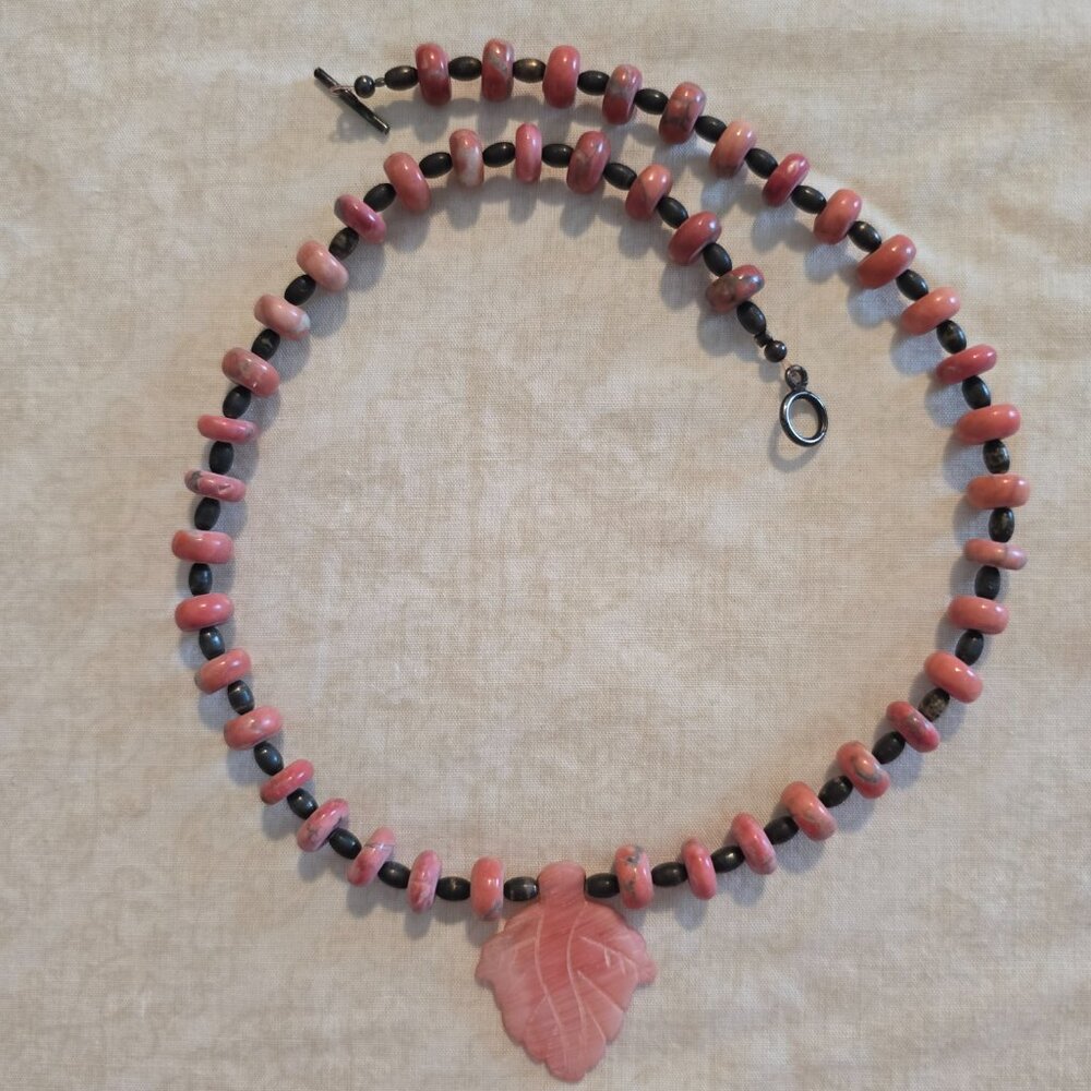 Natural Pink Rhodochrosite Etched Leaf Stone Beaded Necklace 15" - Picture 10 of 15